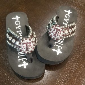 GYPSY SOULE ~ TEXAS A&M ~ REVEILLE ~ FLIPFLOPS ~ 6